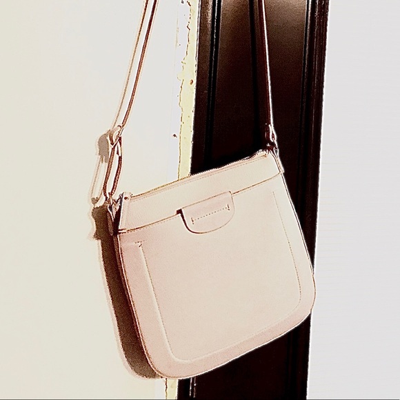 Handbags - Square shape crossbody EUC